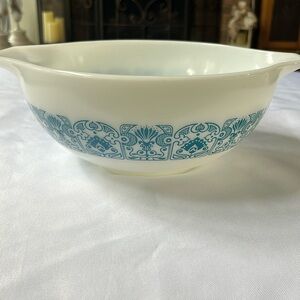 Vintage Pyrex Patterned Horizon Blue Cinderella 2.5 Qt Bowl beautiful condition